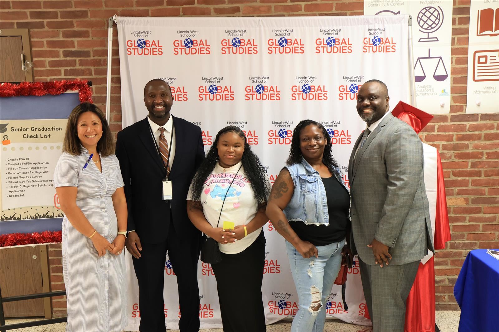  Dr. Warren Morgan visits Lincoln-West School of Science and Health and greets students and staff 