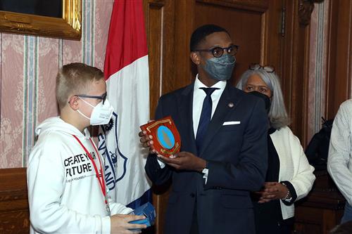 Wales students visit Mayor Justin Bibb